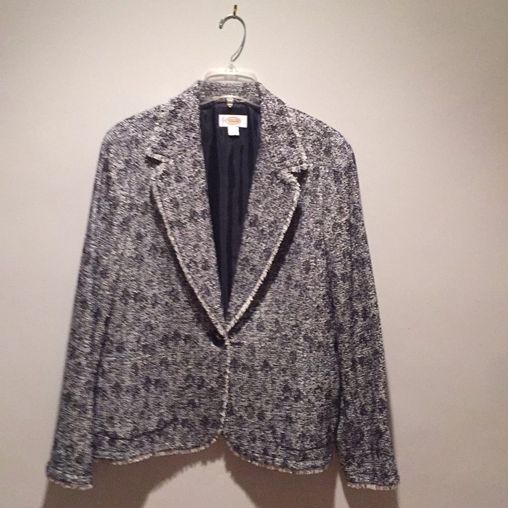 Beautiful black and white blazer fringe detail